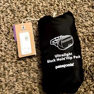 Brand New Never Used with tags Patagonia Ultralight Black Hole Hip Pack